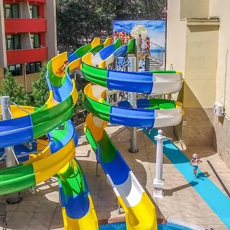 Planeta & Aquapark Free Access Hotel 5*