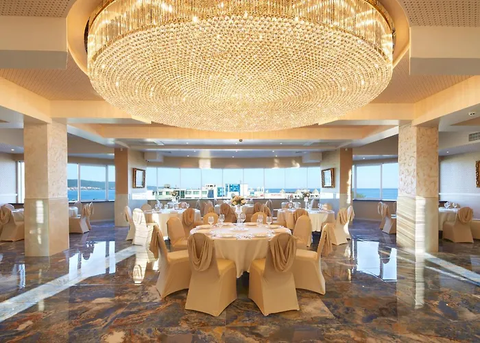 ホテル Planeta & Aquapark Free Access サニービーチ