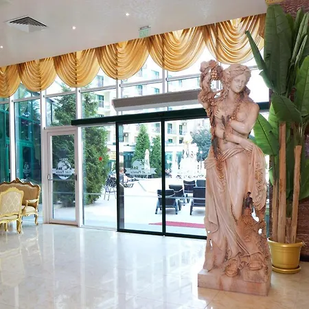 Planeta & Aquapark Free Access Otel 5*